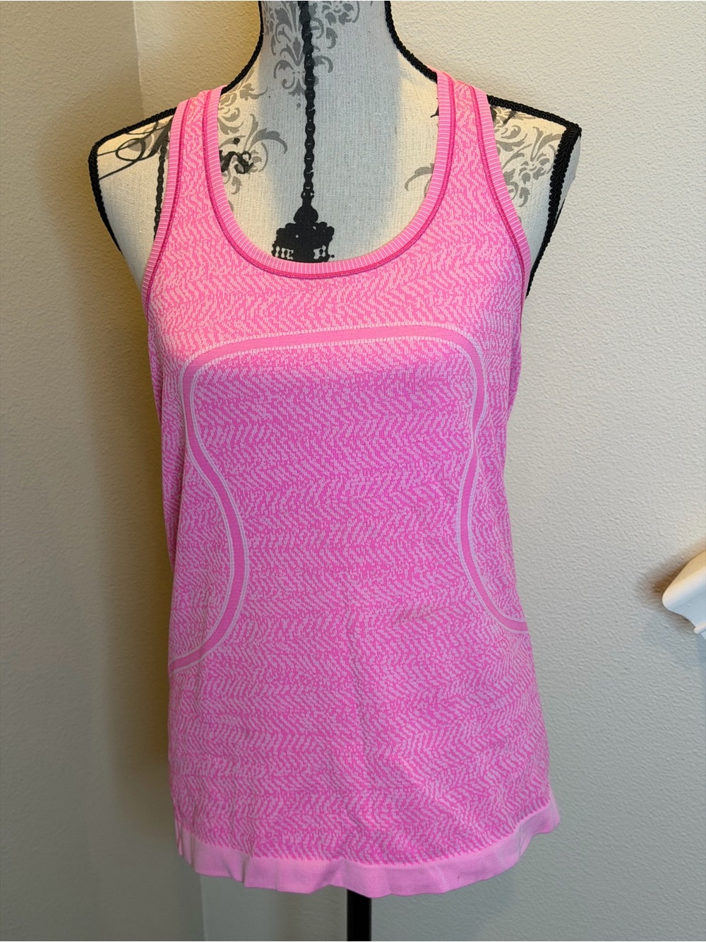 Lululemon Sz. 10 Swiftly Tech BrightPink Racerback Tank Top - Women's Active